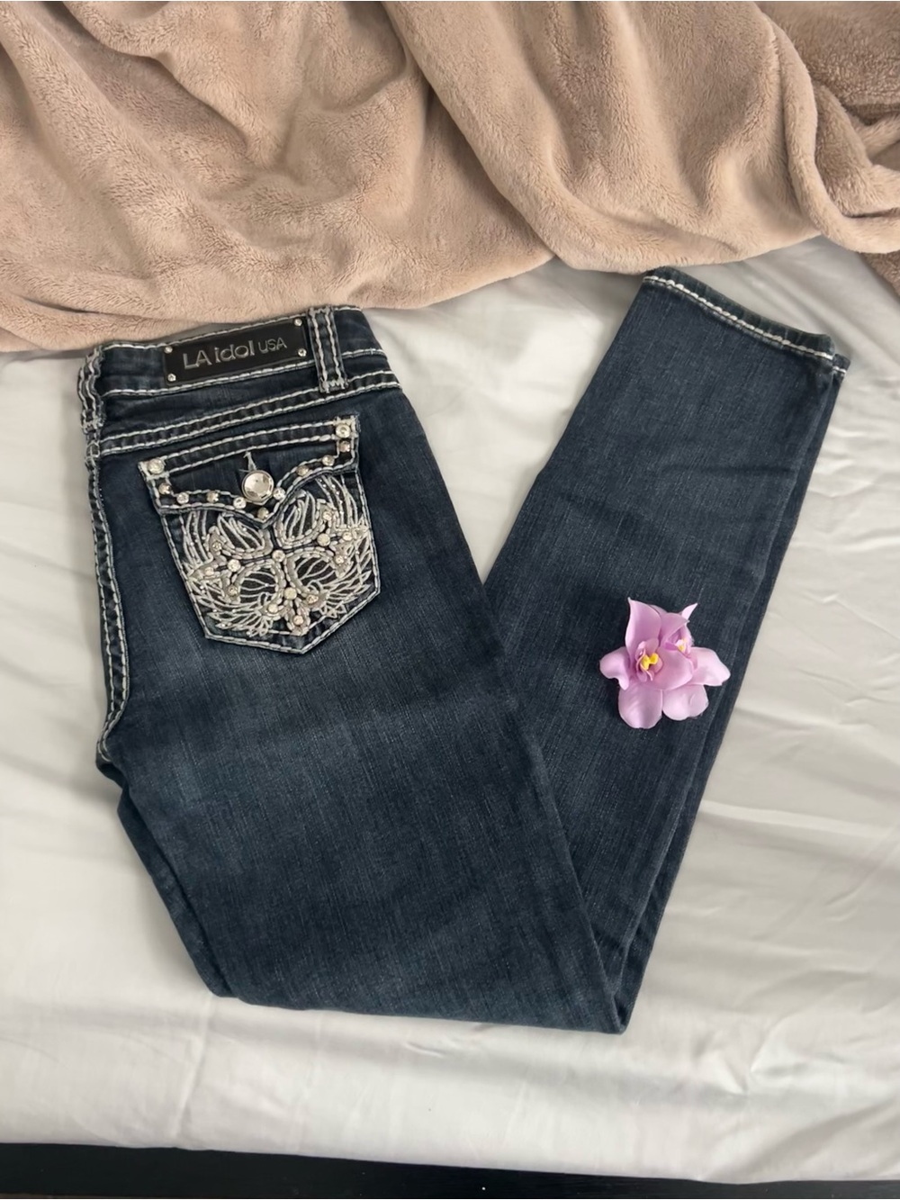 L.A. idol Dark Blue Embellished Skinny Jeans Women’s Size 28